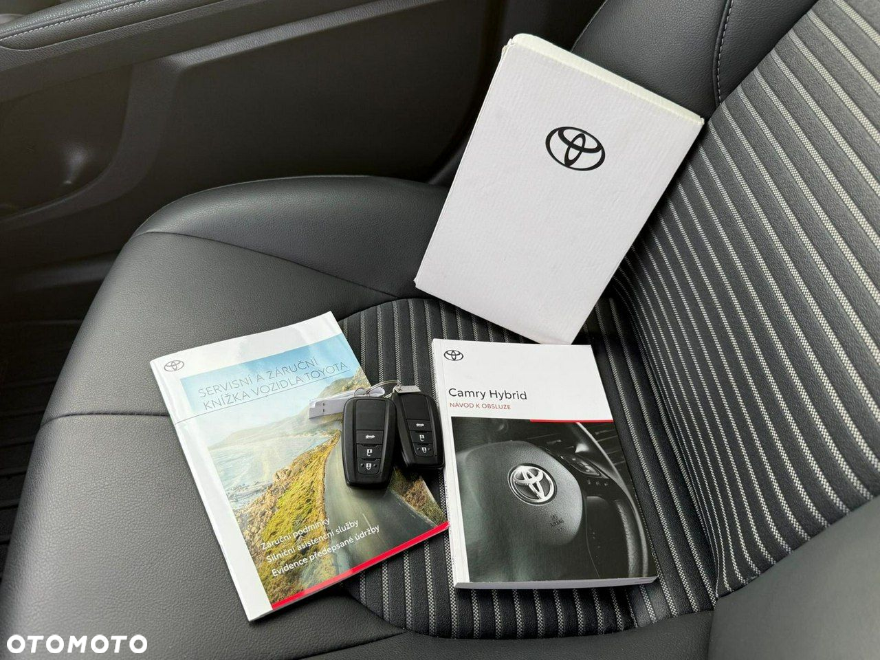 Toyota Camry - 28