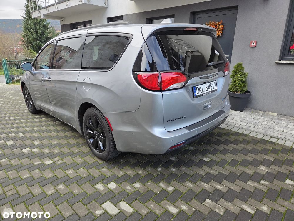 Chrysler Pacifica - 3