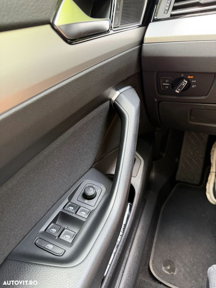 Volkswagen Passat 2.0 TDI DSG Comfortline - 11