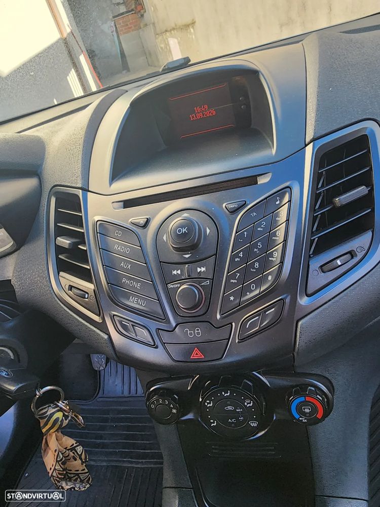 Ford Fiesta - 6