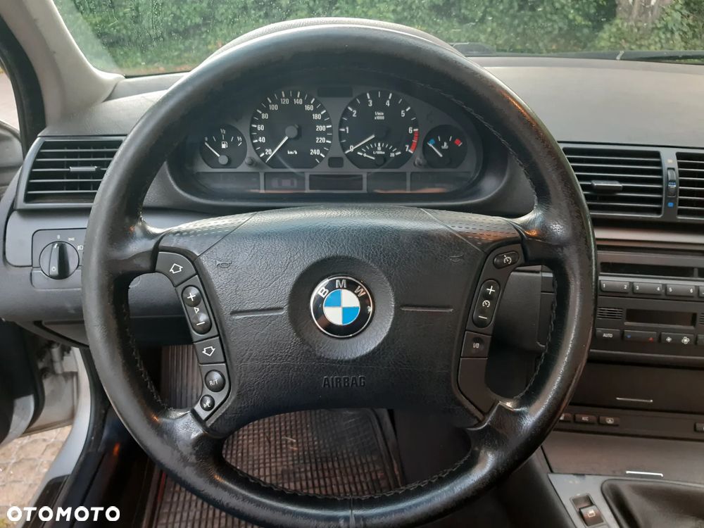 BMW Seria 3 318i - 10