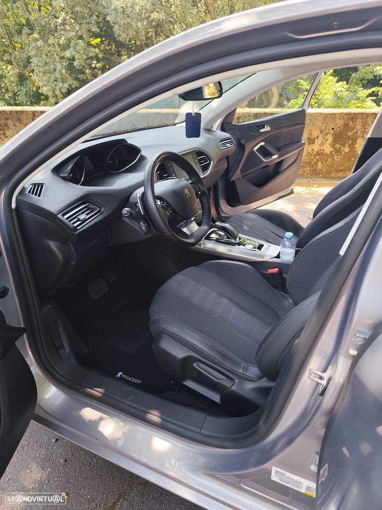 Peugeot 308 1.2 PureTech Allure EAT8 - 5