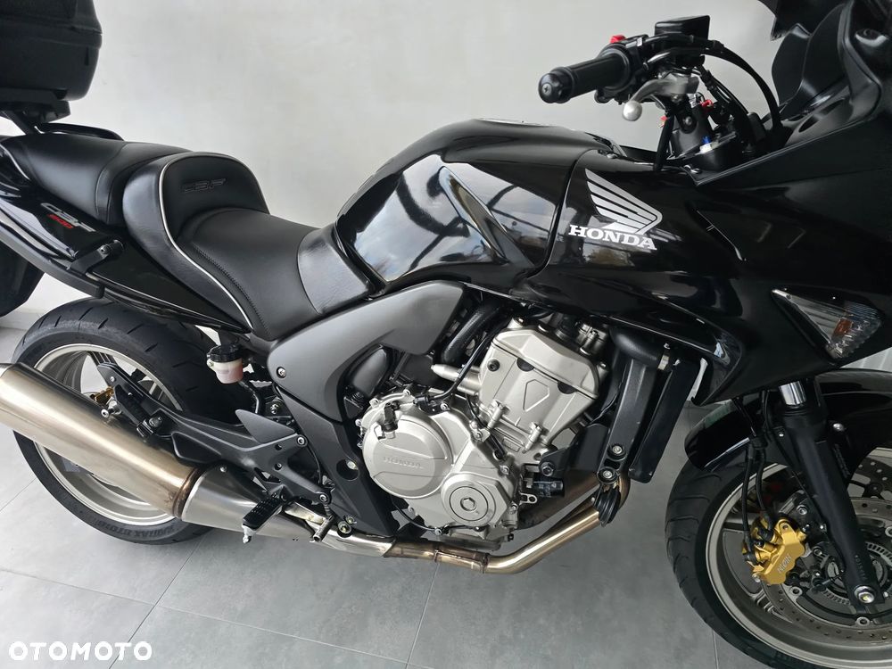 Honda CBF - 32