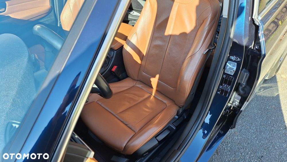 BMW Seria 3 320d Touring Efficient Dynamics Edition Luxury Line - 11