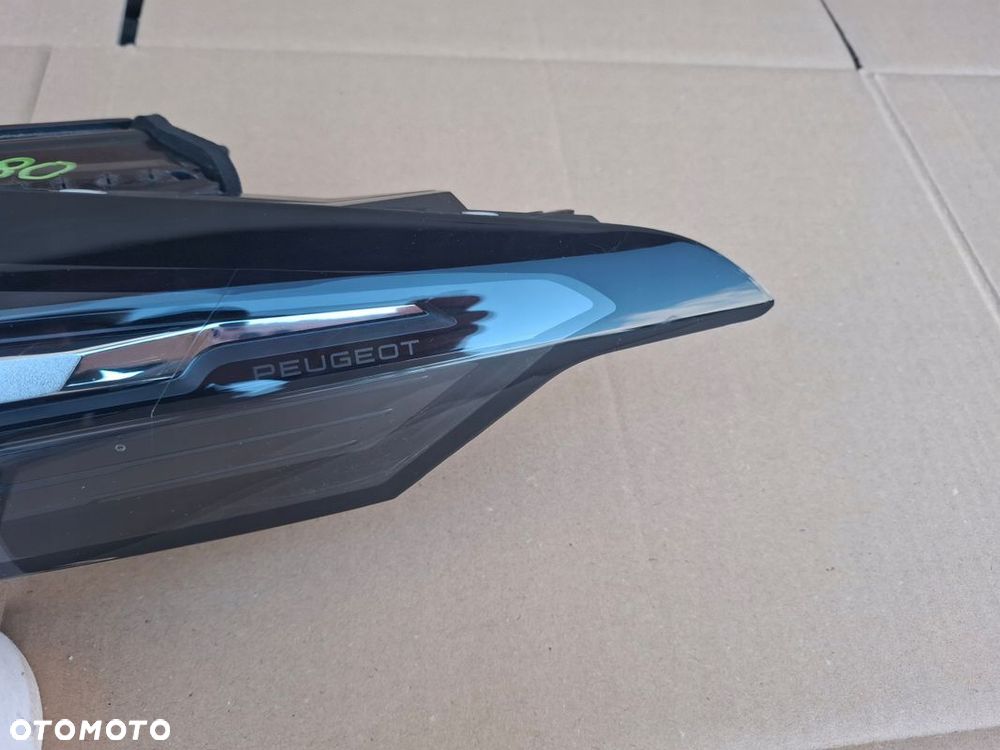 LAMPA TYLNA PEUGEOT 408 II ORYGINAŁ - 2