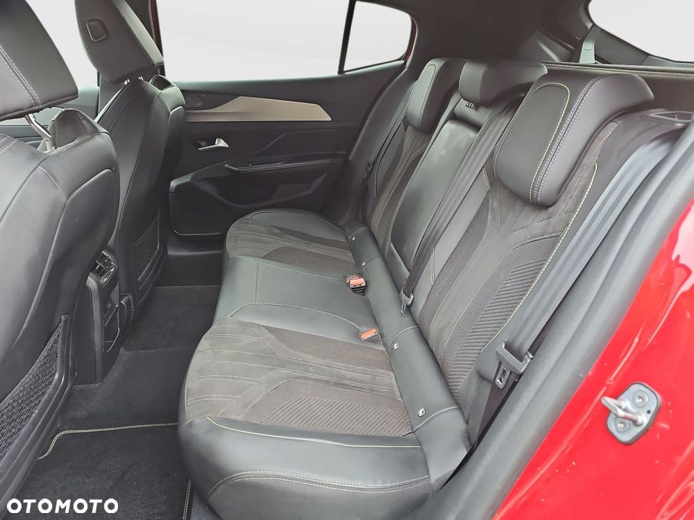 Peugeot 408 - 16