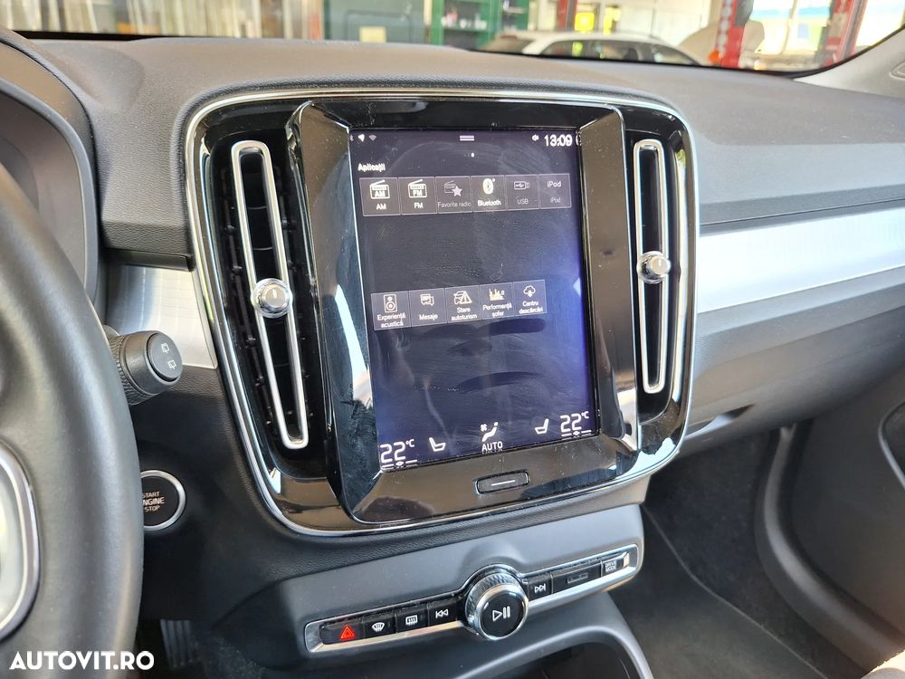Volvo XC 40 T4 Geartronic Momentum Pro - 27