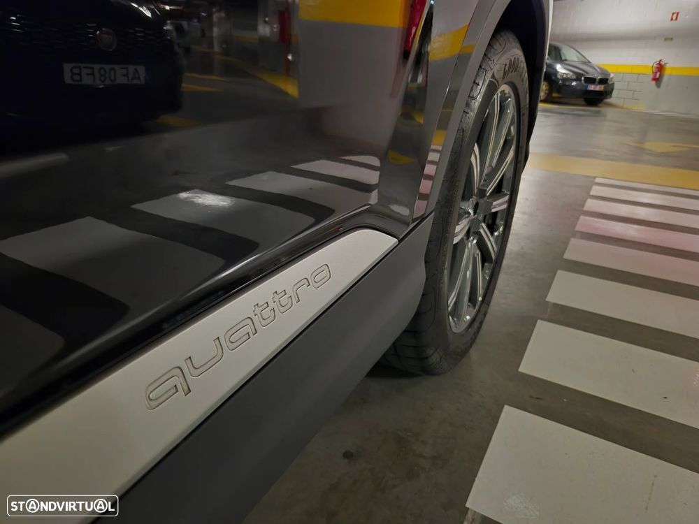 Audi Q7 3.0 TDI quattro S-line Tiptronic 7L - 9