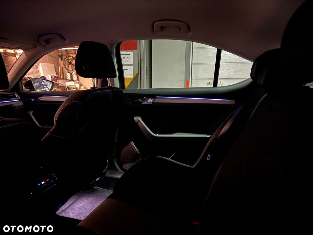 Skoda Superb 2.0 TDI Style DSG - 37