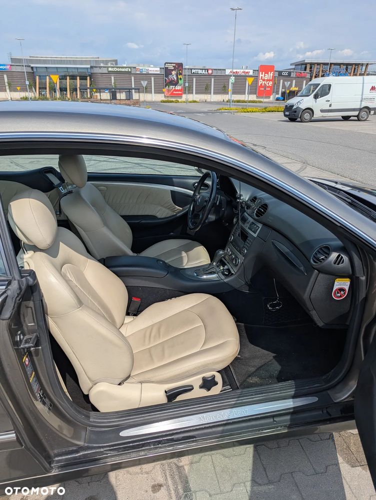 Mercedes-Benz CLK - 12