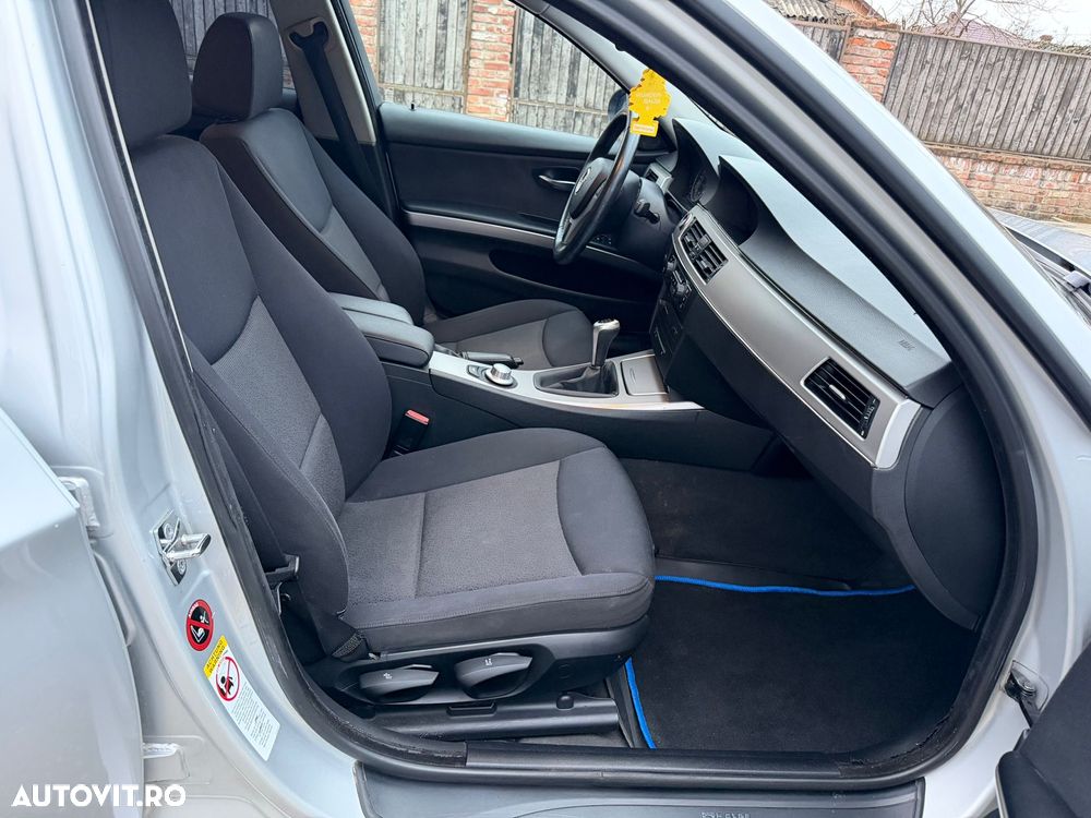 BMW Seria 3 318i - 12