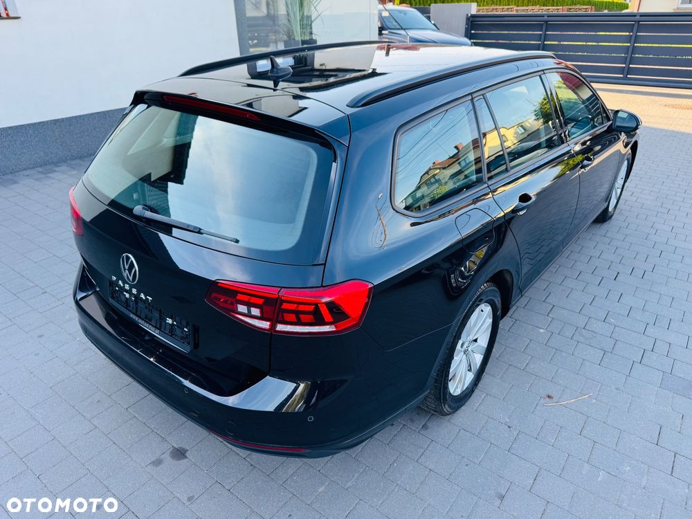 Volkswagen Passat Variant 2.0 TDI SCR DSG Elegance - 9