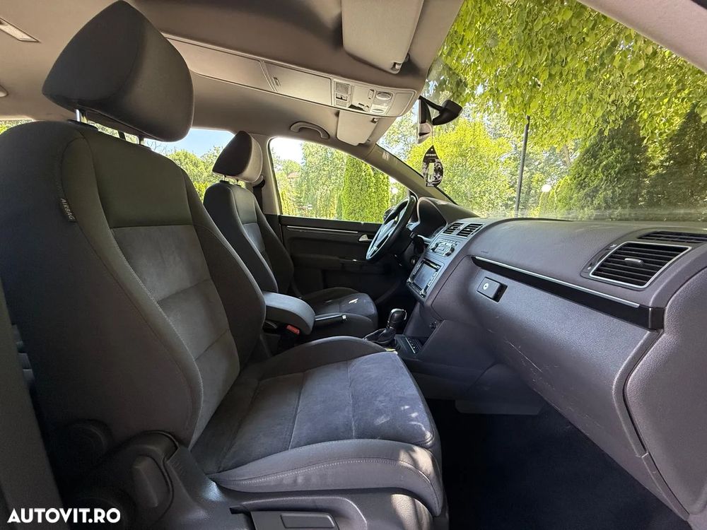 Volkswagen Touran 2.0 TDI DPF DSG Highline - 14