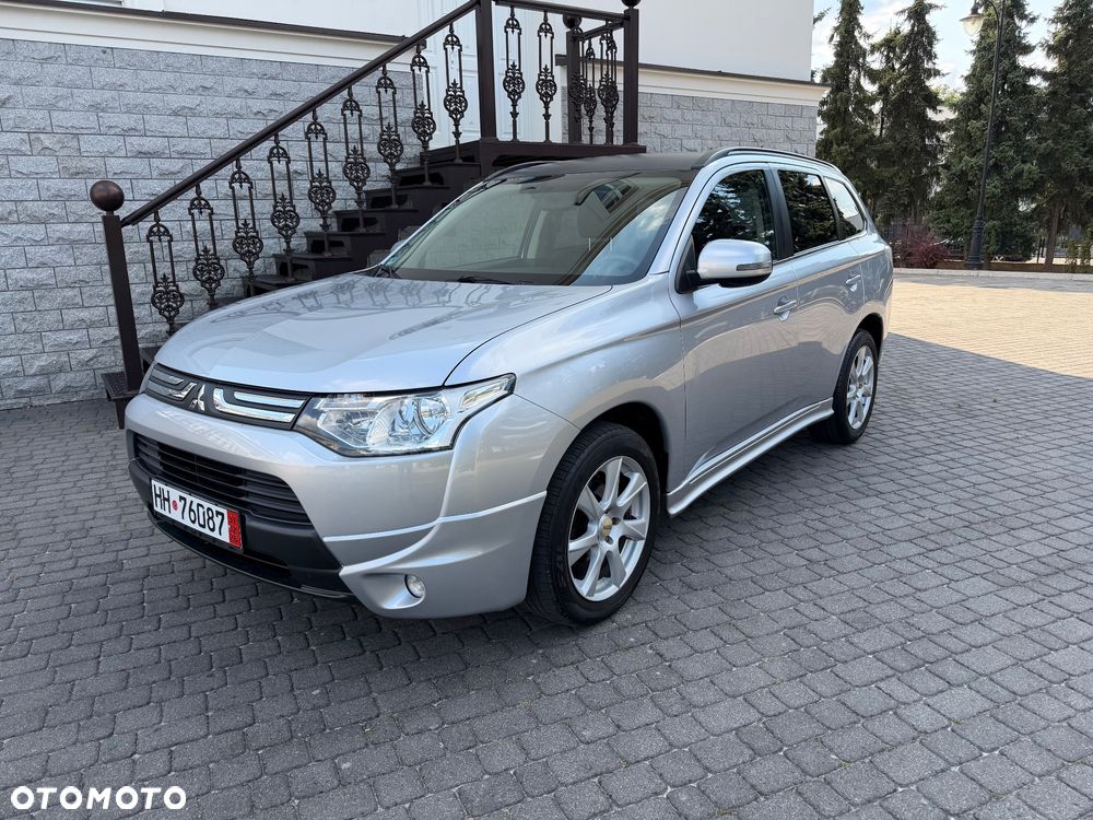 Mitsubishi Outlander 2.2 DI-D 4WD Automatik Instyle - 2