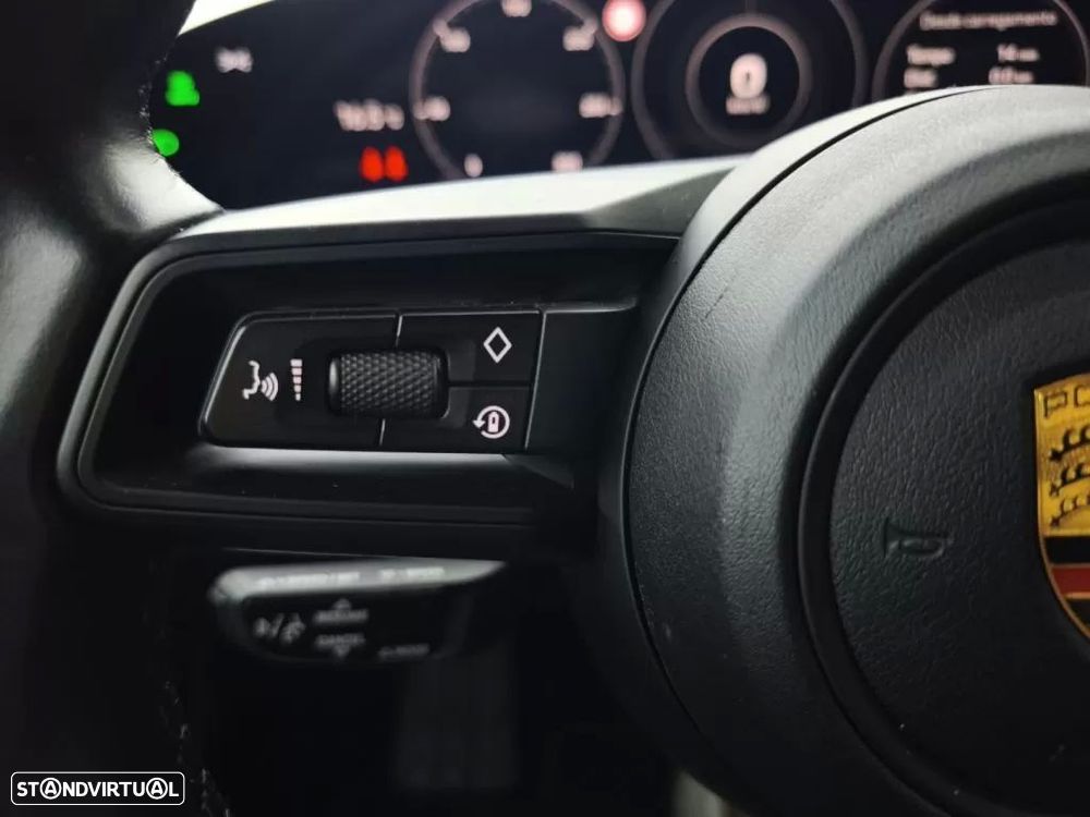 Porsche Taycan Bateria Performance Plus - 32