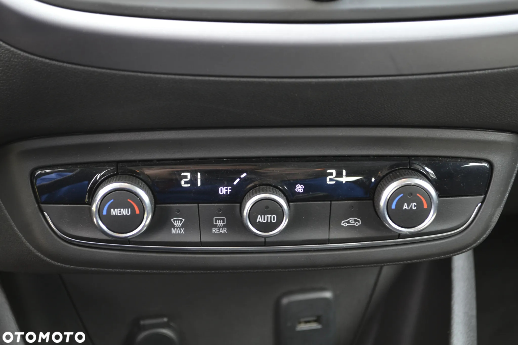 Opel Crossland X 1.2 T Eco Enjoy S&S - 31