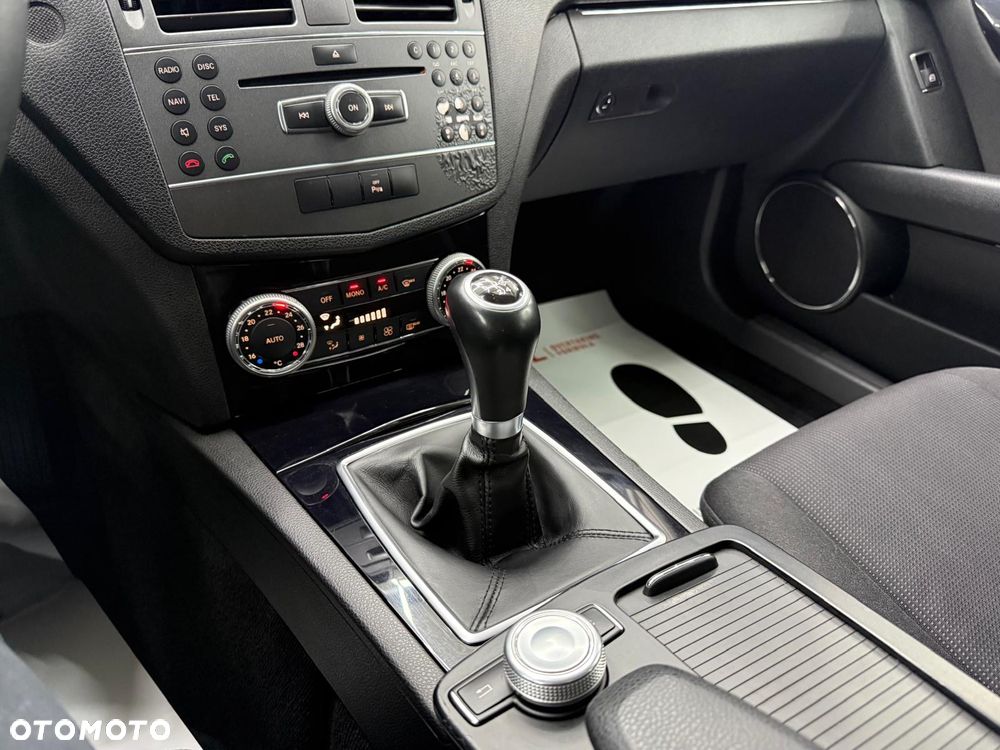 Mercedes-Benz Klasa C 220 CDI DPF (BlueEFFICIENCY) Elegance - 21