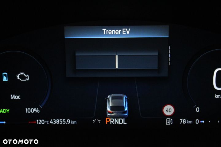 Ford Kuga 2.5 Duratec FHEV 4x4 ST-LINE X - 23