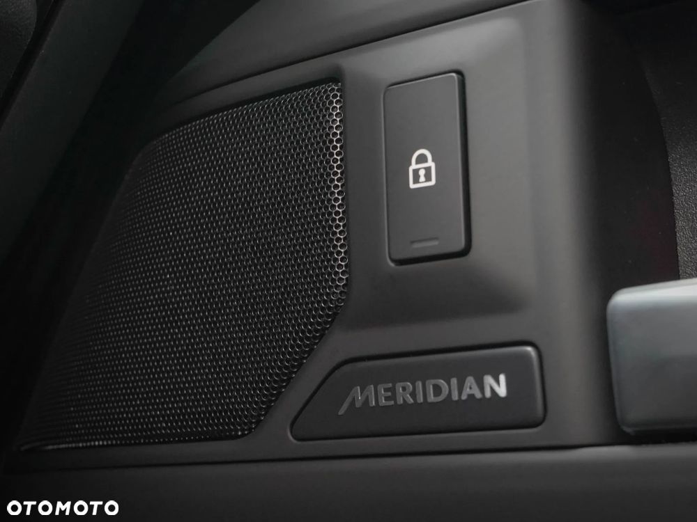 Land Rover Defender 3.0 D250 mHEV X-Dynamic SE - 24