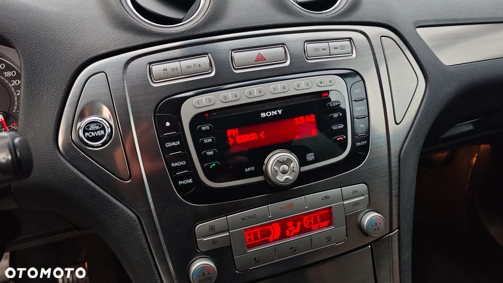 Ford Mondeo 2.0 FF Titanium - 39