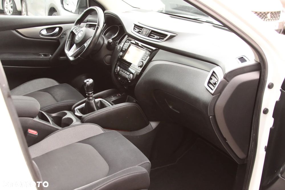 Nissan Qashqai 1.6 DIG-T 360 - 16