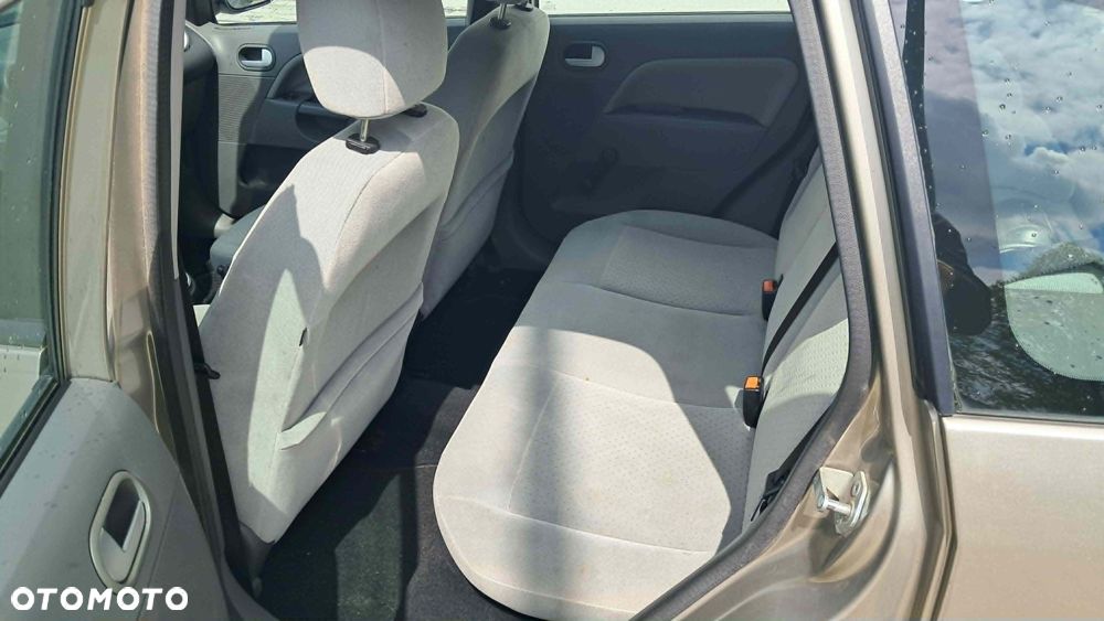 Ford Fiesta 1.4 Ghia - 6