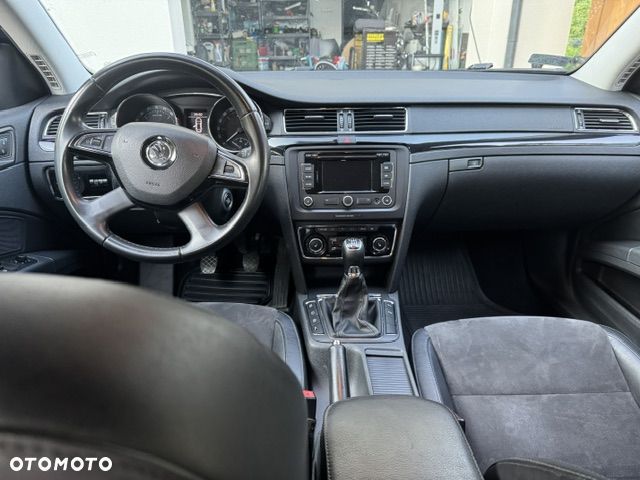 Skoda Superb 2.0 TDI 4x4 Elegance - 10