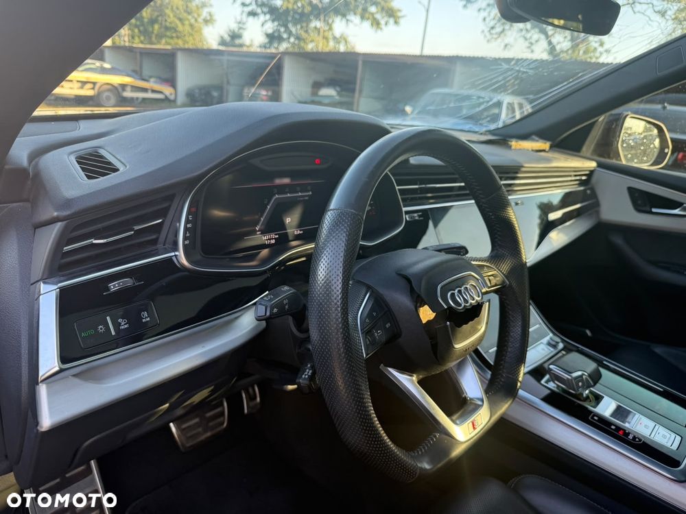 Audi SQ8 TDI quattro tiptronic - 13