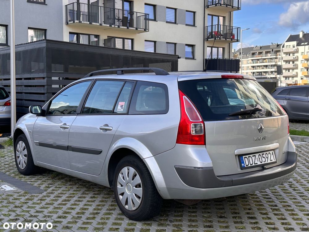 Renault Megane 1.6 Dynamique - 4