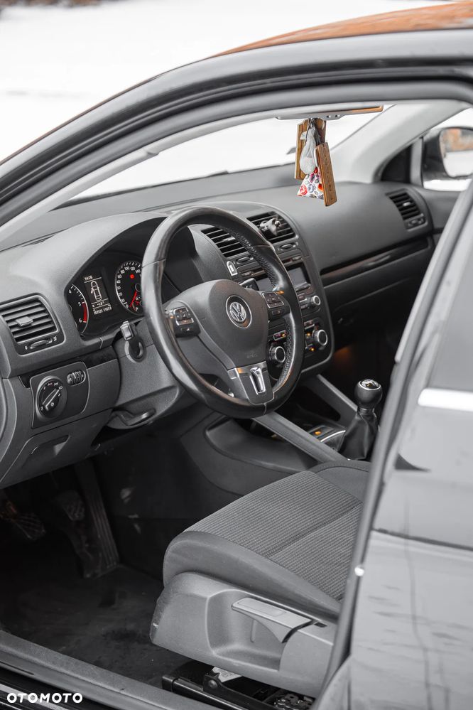 Volkswagen Jetta 1.6 TDI Highline - 10