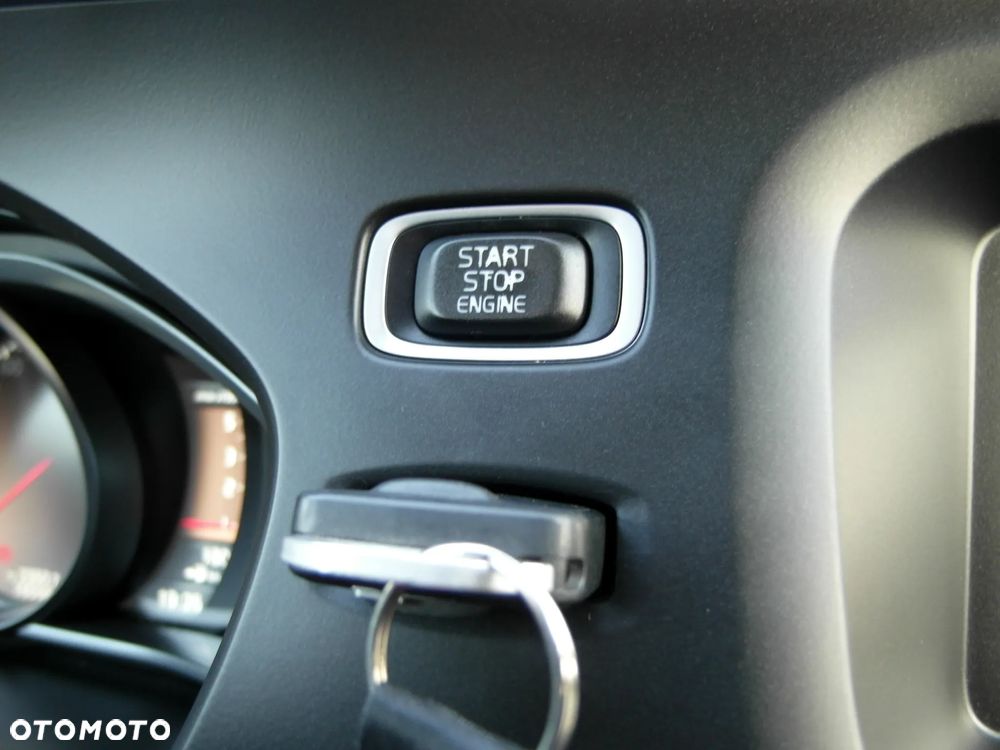Volvo V40 D2 Kinetic - 34