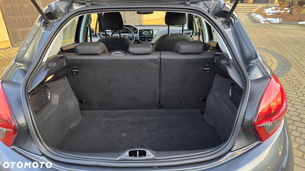 Peugeot 208 1.2 PureTech GPF Signature S&S - 8