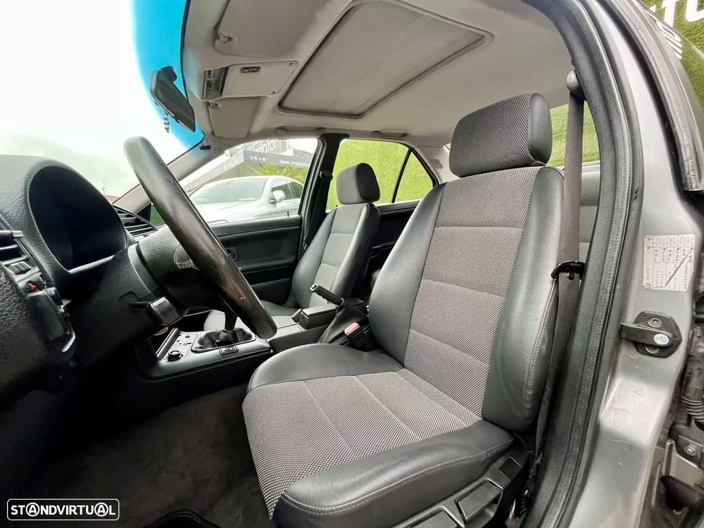 BMW 318 i Exclusive - 8