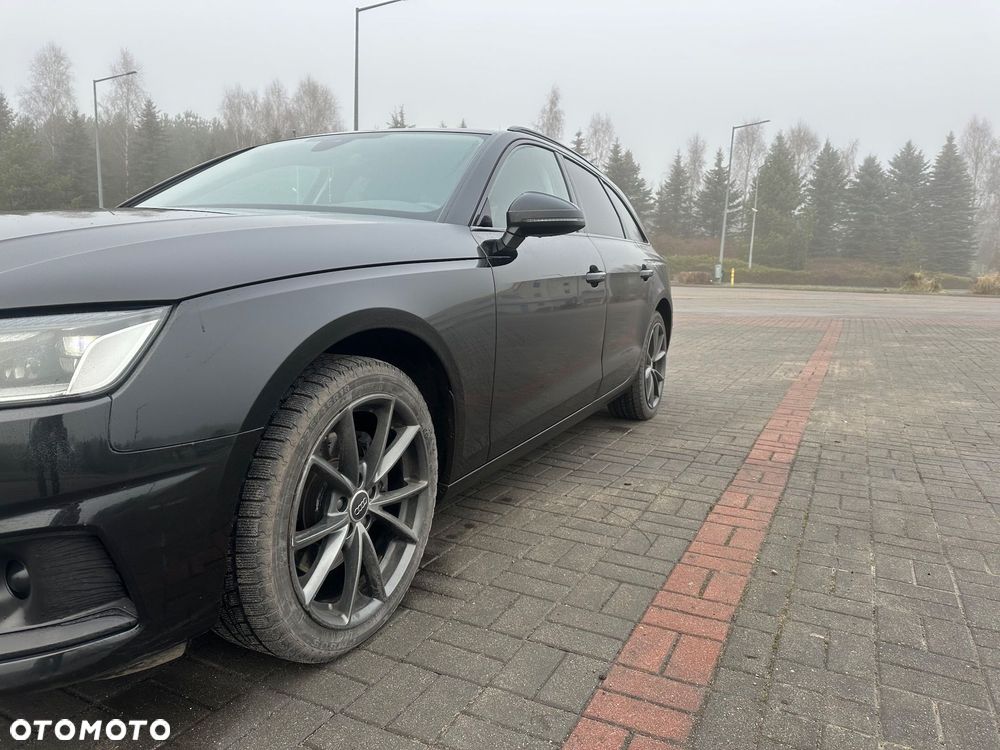 Audi A4 Avant 30 TDI S tronic - 5