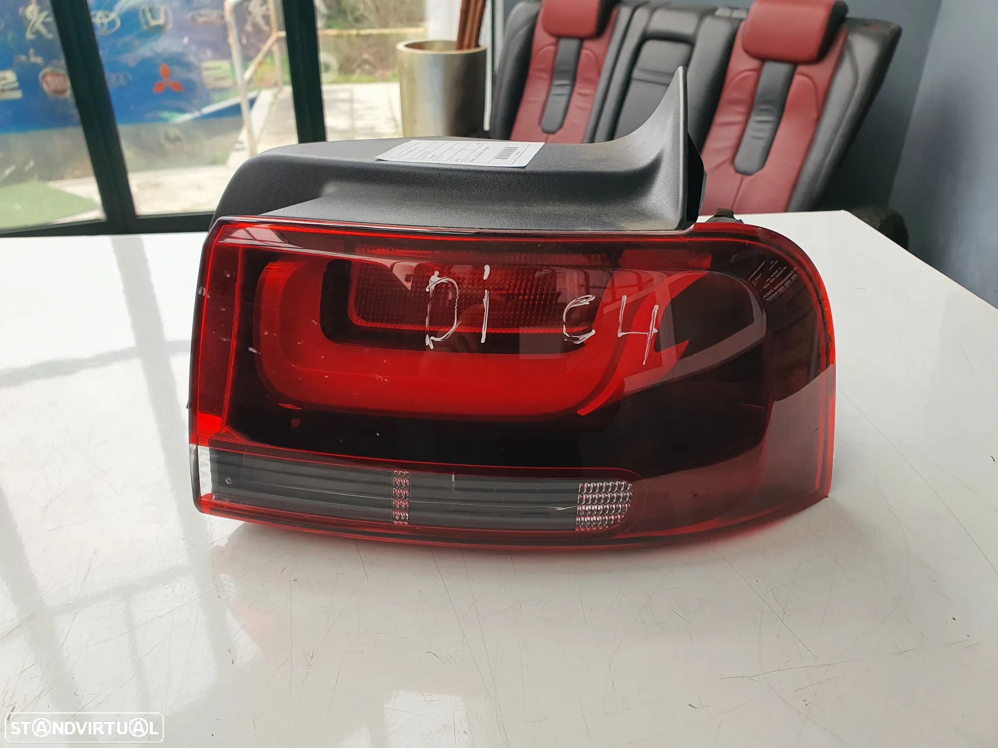 FAROLIM DIREITO PAINEL C4 CACTUS / 9823950280 - 1