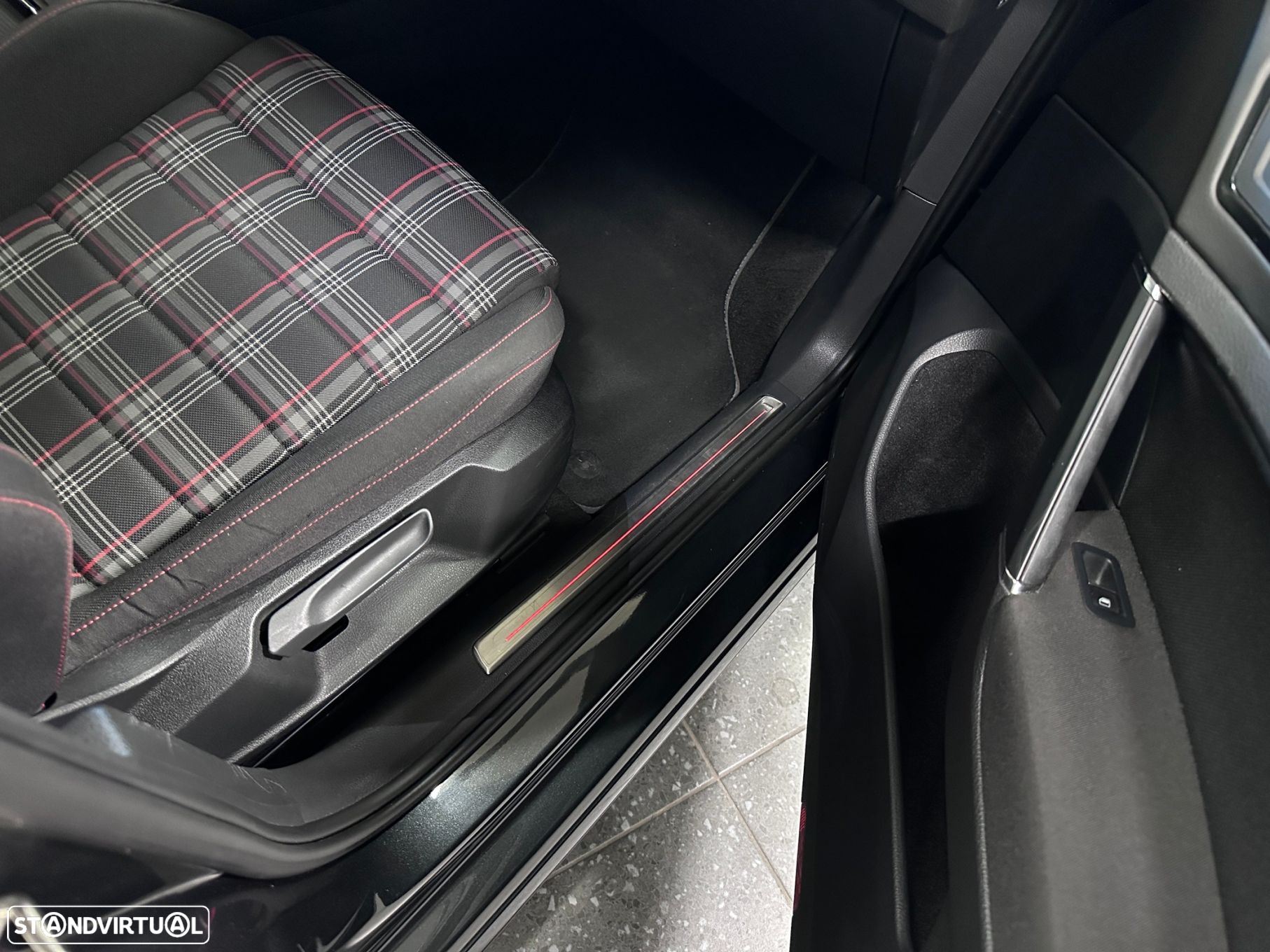 VW Golf 2.0 TSi GTi Performance - 5