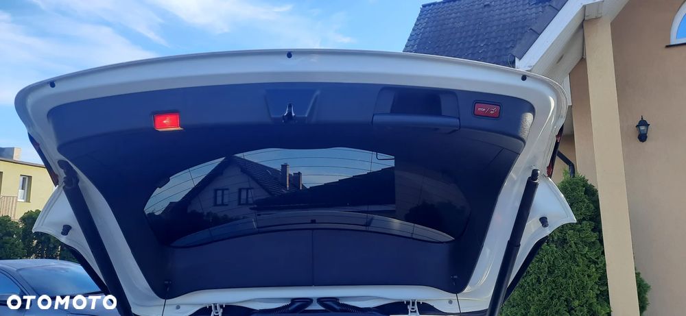 Mercedes-Benz GLA 180 d - 13
