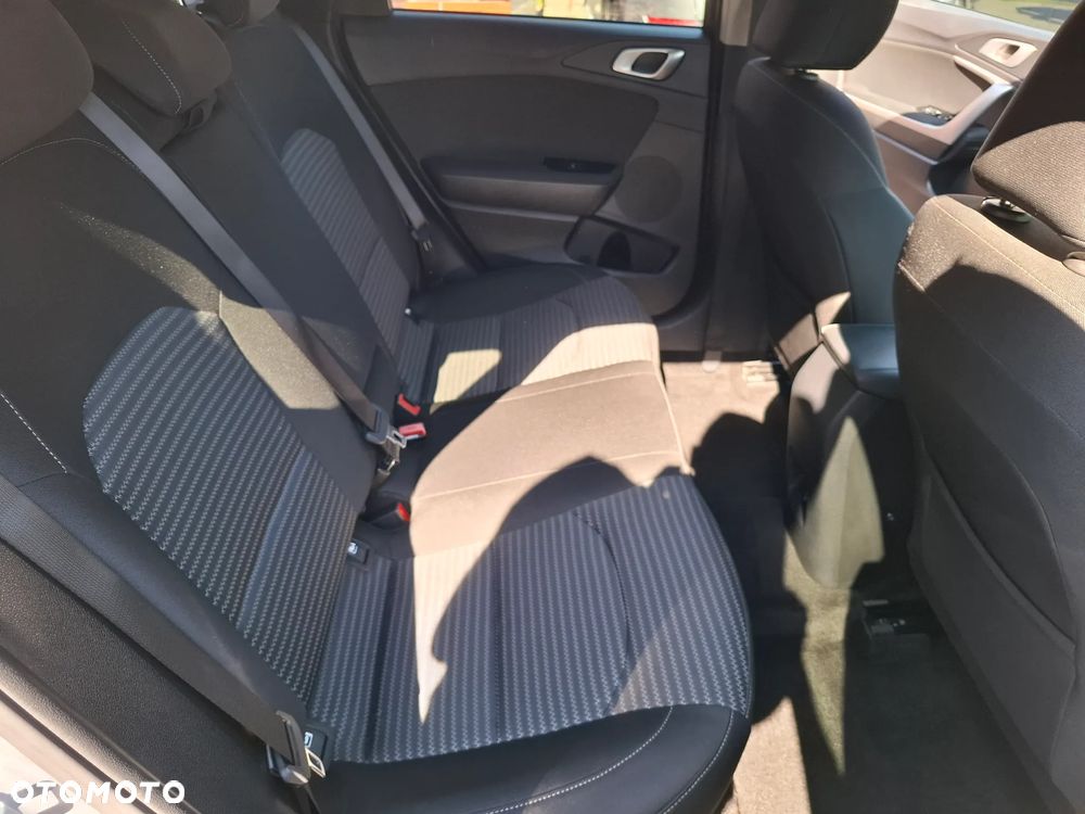 Kia Ceed 1.5 T-GDI M DCT - 29