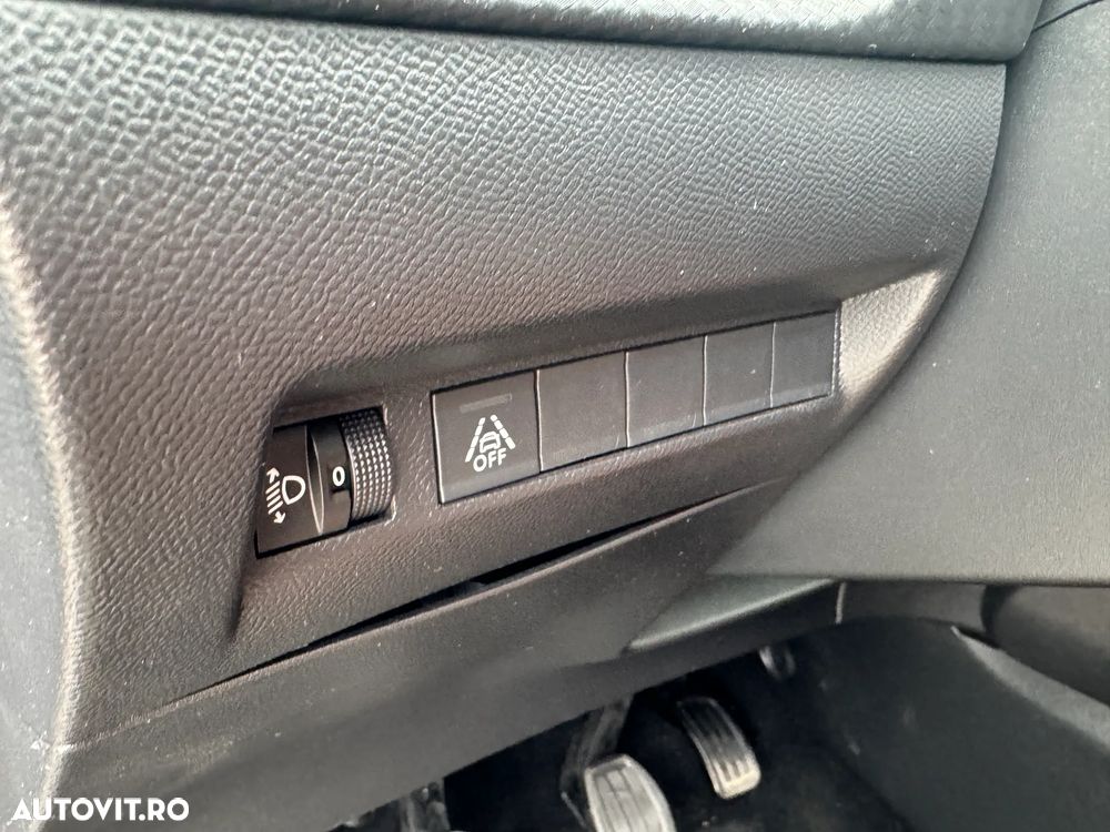 Peugeot 208 PureTech 75 Allure Pack - 25