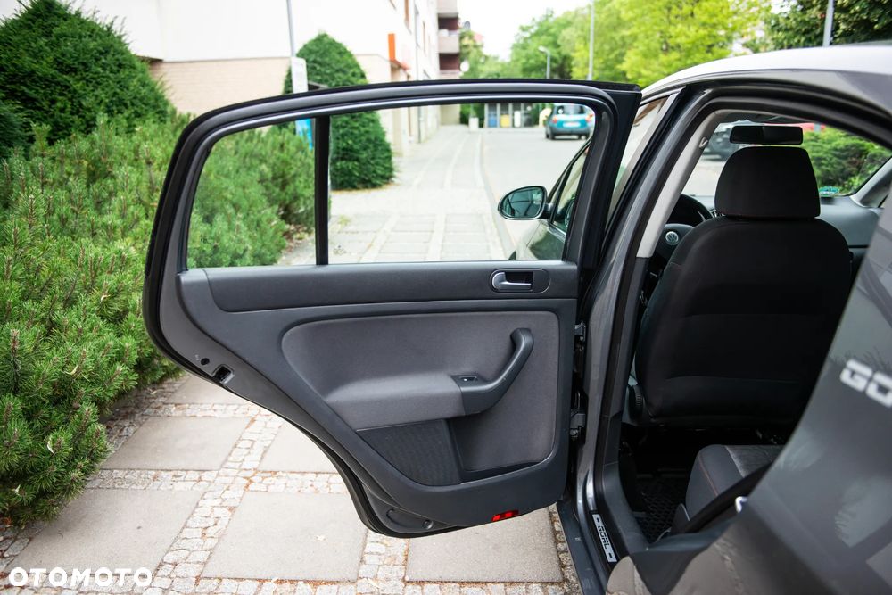 Volkswagen Golf Plus 1.6 FSI Goal - 17