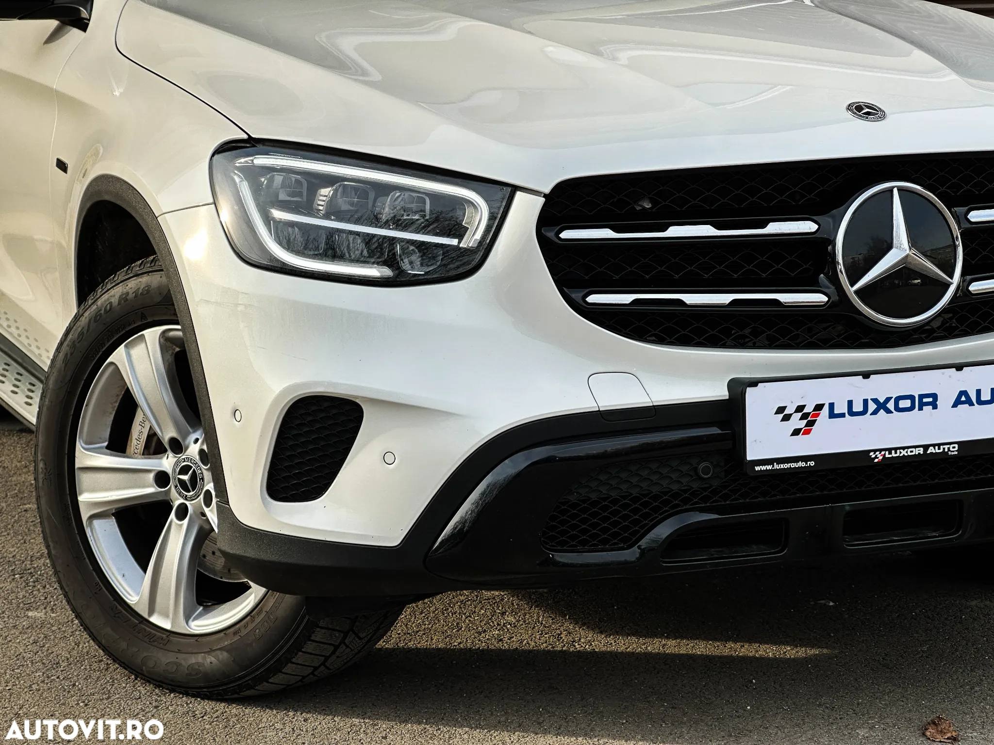 Mercedes-Benz GLC 300 e 4Matic 9G-TRONIC - 3