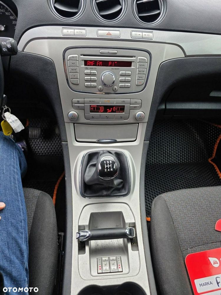 Ford Galaxy 2.0 FF Trend - 14