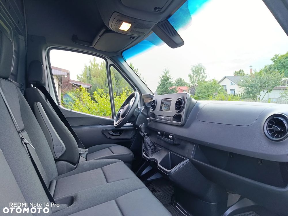 Mercedes-Benz Sprinter - 21