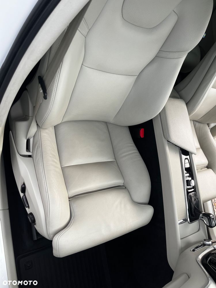 Volvo XC 60 T5 AWD Momentum - 37