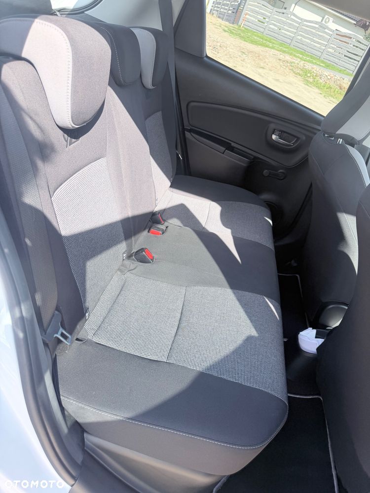Toyota Yaris Hybrid 100 Premium - 5