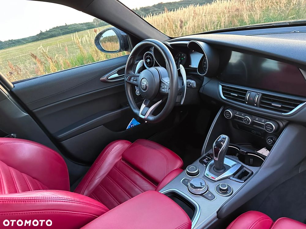 Alfa Romeo Giulia 2.0 Turbo 16V AT8 Veloce - 13