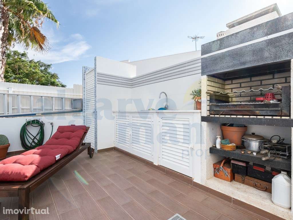 Moradia T4 com Piscina Privada, sita num condomínio fechado em Mant... - Grande imagem: 2/46