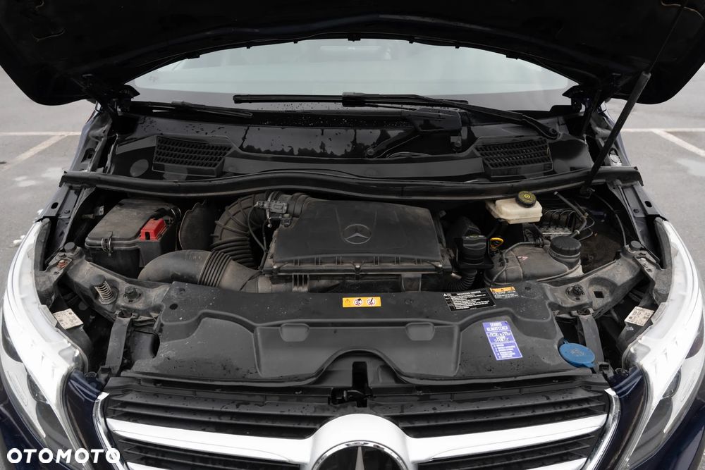 Mercedes-Benz Klasa V - 16