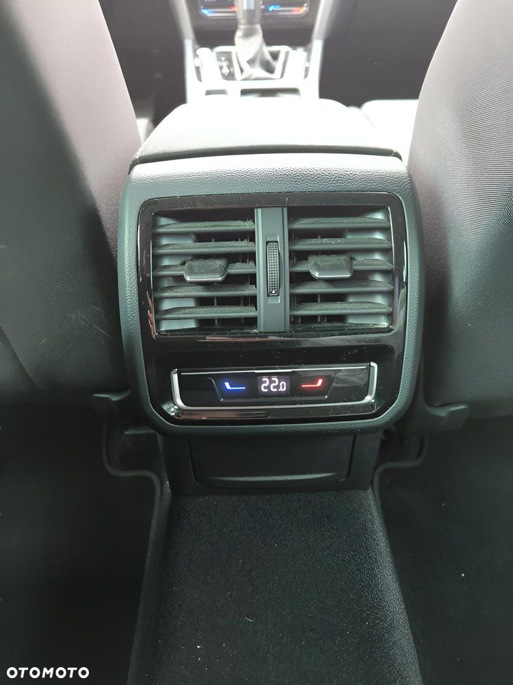 Volkswagen Passat Variant 2.0 TDI Business DSG - 12