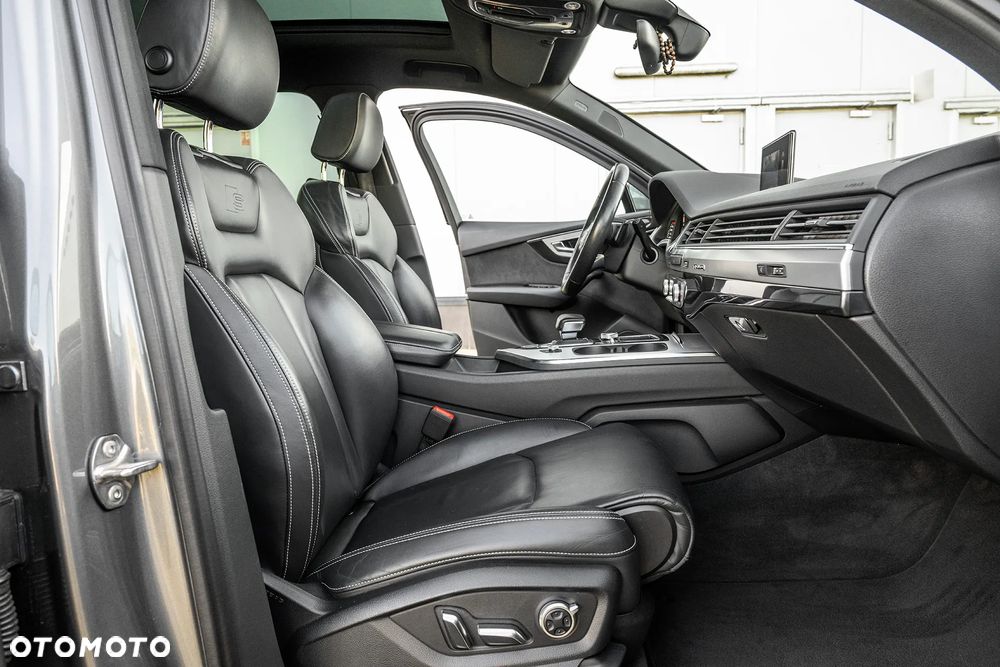 Audi Q7 - 40